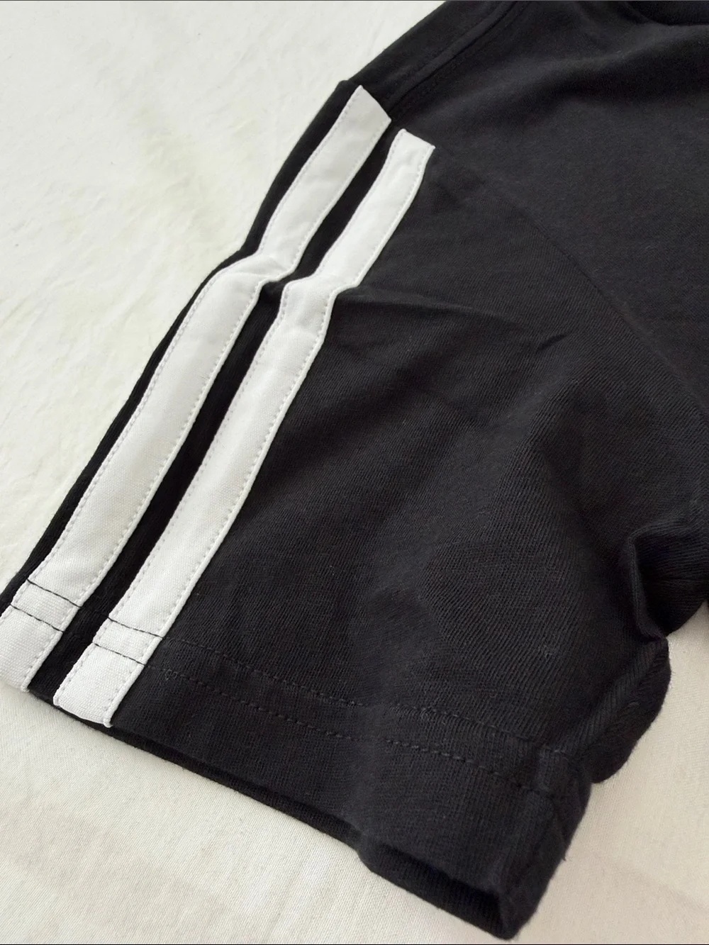 adidas Gray Short Sleeve Tee with White Logo and Stripes size s